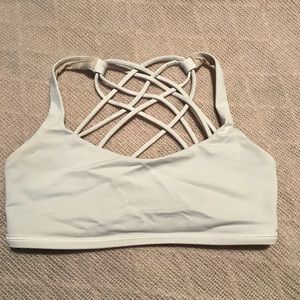 Lululemon Free to be (wild) Sports Bra